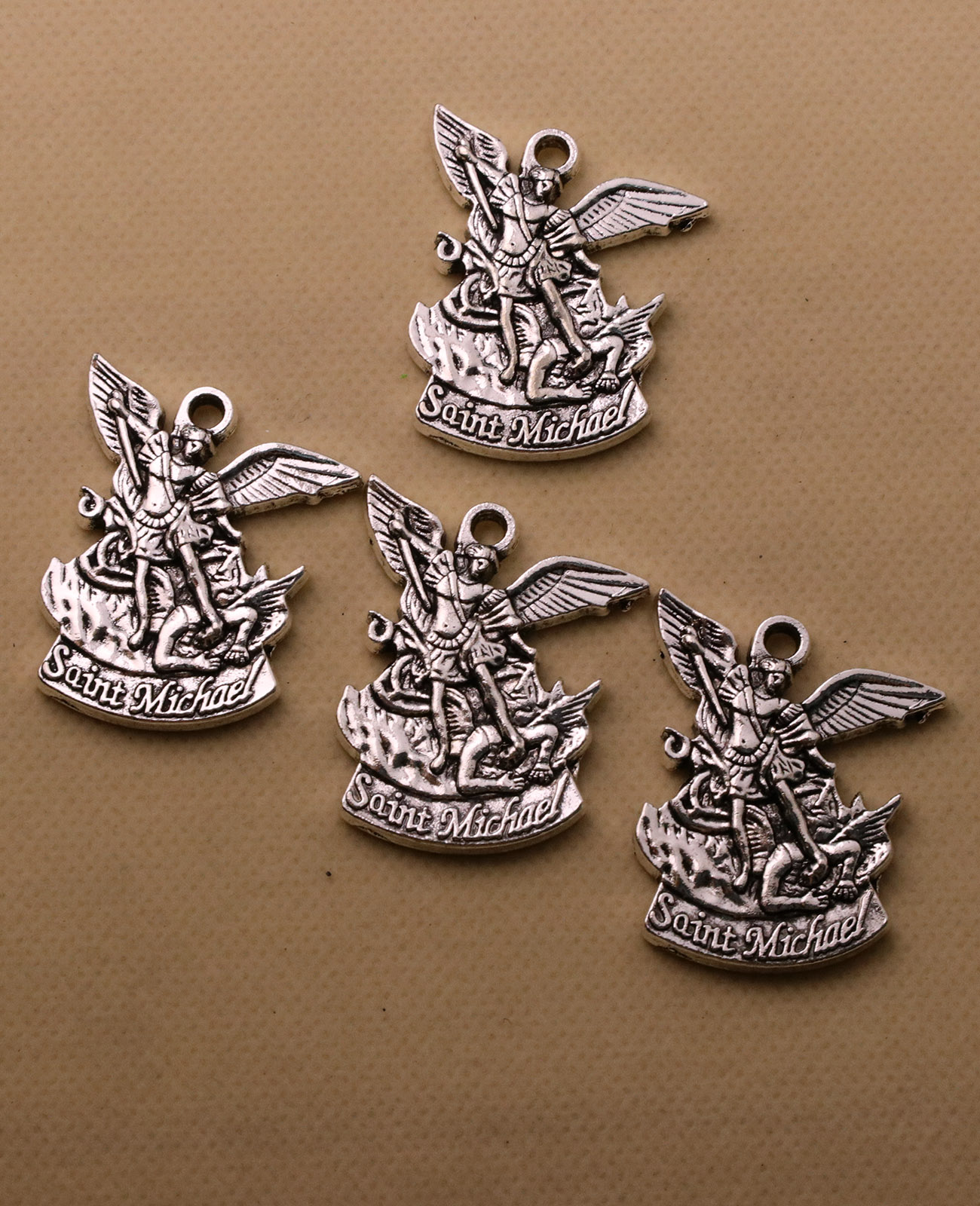 5 Stück Der Erzengel St. Micha – Jewelry Making Michaels Bewertung und Preis