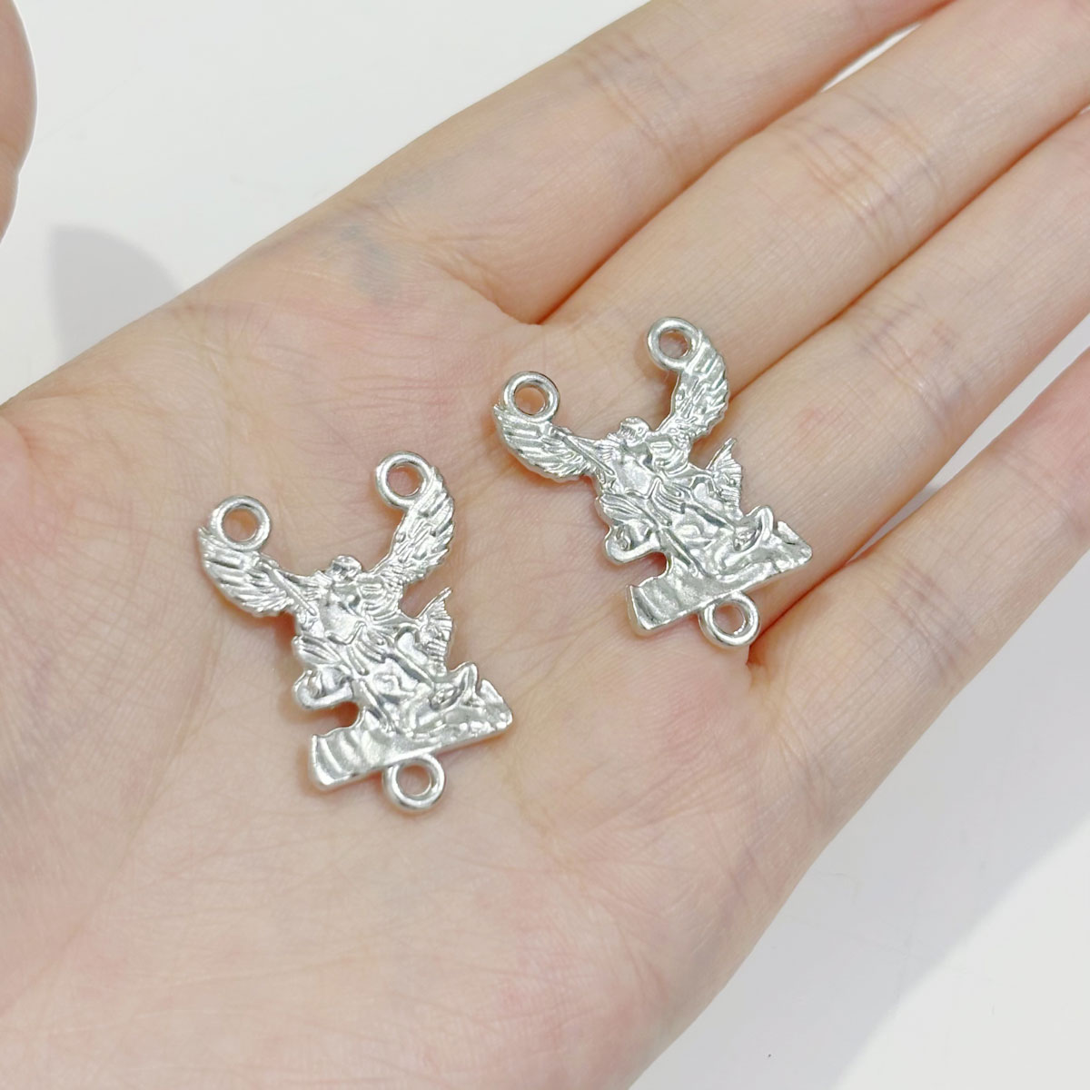 20 Stück St. Michael Erzengel- – Jewelry Making Michaels Bewertung und Preis